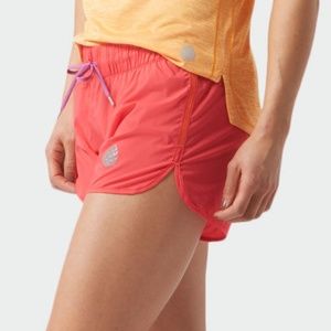 Stio Women’s Second Light shorts, sz. Small, Azalea Bloom color, NWT